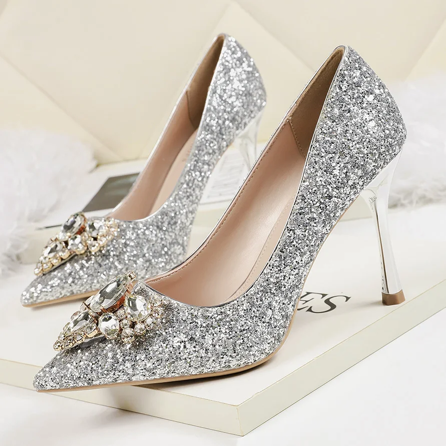 

Women's Shoes