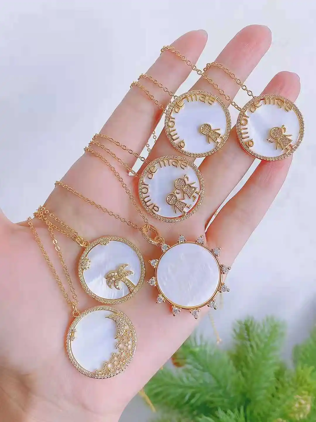 

2PCS, Crystal Zirconia Fashion Jewelry Round Shell Shaped Micro Pave CZ Pendant Necklace Women's