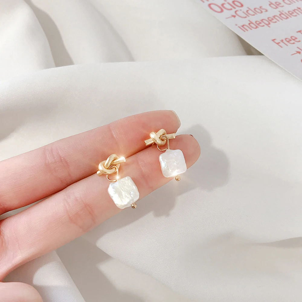 Простые серьги гвоздики из натурального пресноводного жемчуга для модных