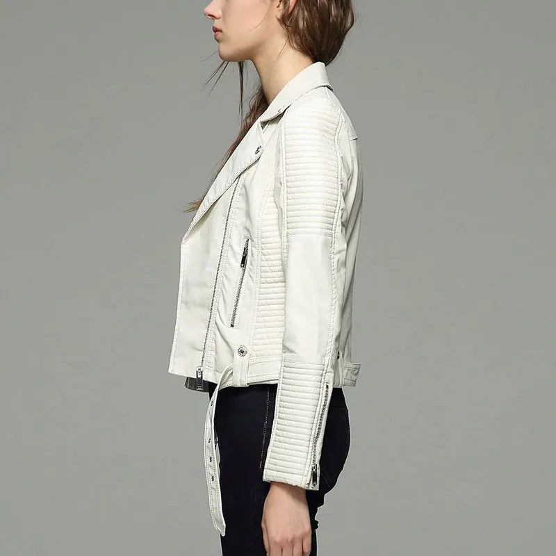 Женская кожаная куртка с заклепками Черная байкерская из искусственной кожи на