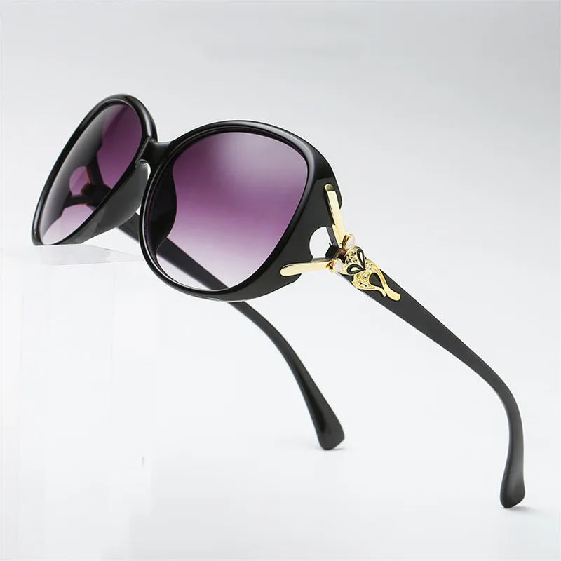 

Cheap Vintage Gradient Frame Women Sunglasses Retro Fox Shades Female Elegant Sun Glasses Zonnebril Dames Ladies
