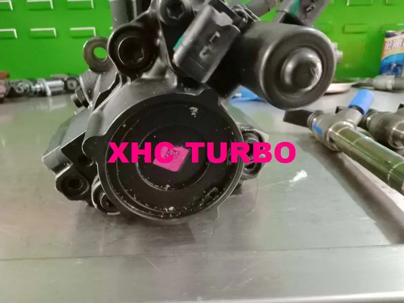 Насос инжекторный Континентальный A2C96443200 BK2Q-9B395-CB 5WS40693 FORD TRANSIT RANGER TOURNEO TKE 2 3 2011 |