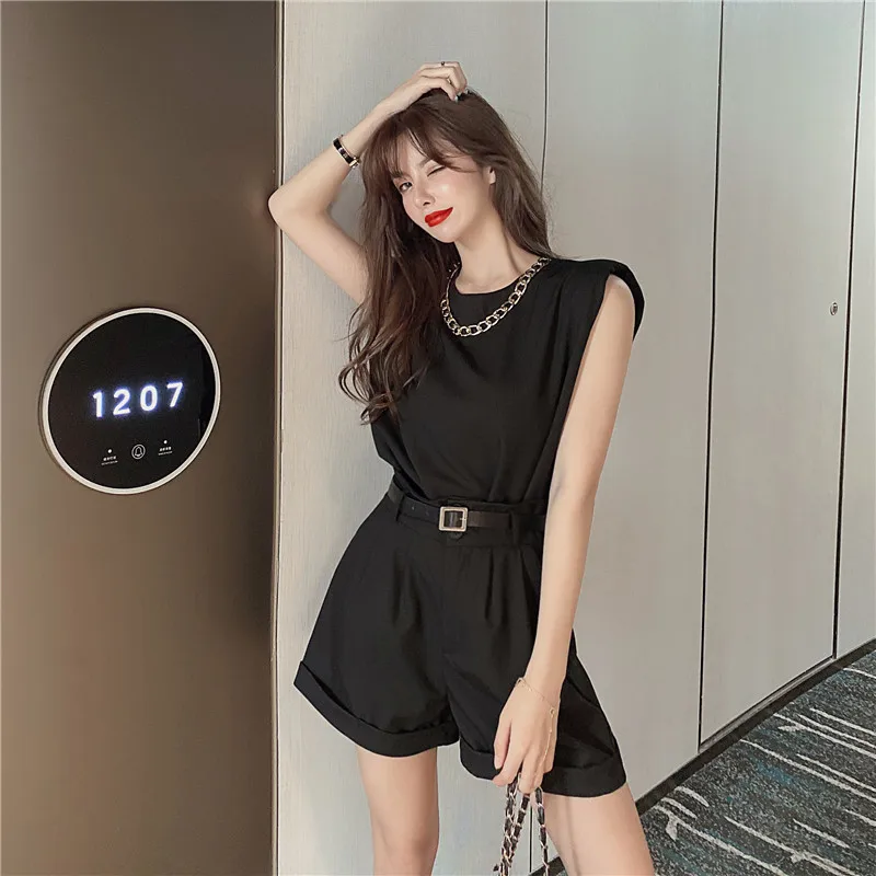 2021 Summer New Suit Female Metal Chain Top High Wwaist Wide Leg Shorts Womens Fashion Western Style Two-Pieces