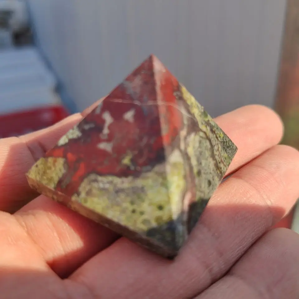 Природный Дракон Кровавый камень кварц пирамид Исцеление украшения подарок 1 шт |