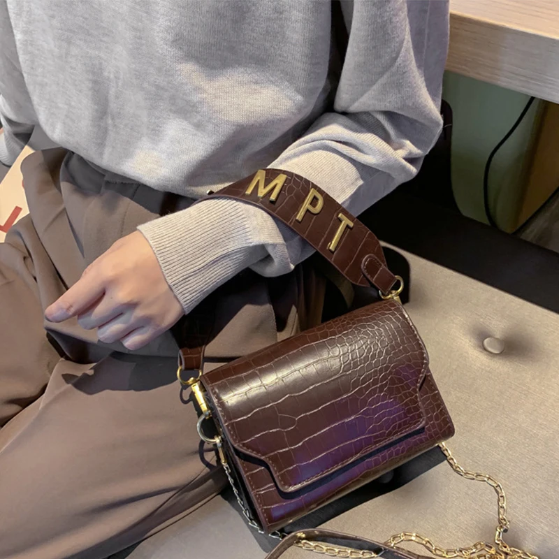 

European Shoulder Bag Fashion Alligator Pattern Short Handle Women Handbag Metal Chain Messenger Bag Simple Female Square Bag