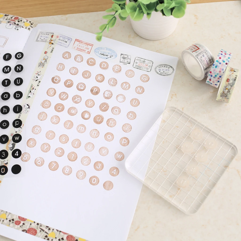 Просто креативный алфавит и цифры чистые марки пишущая машинка Serif