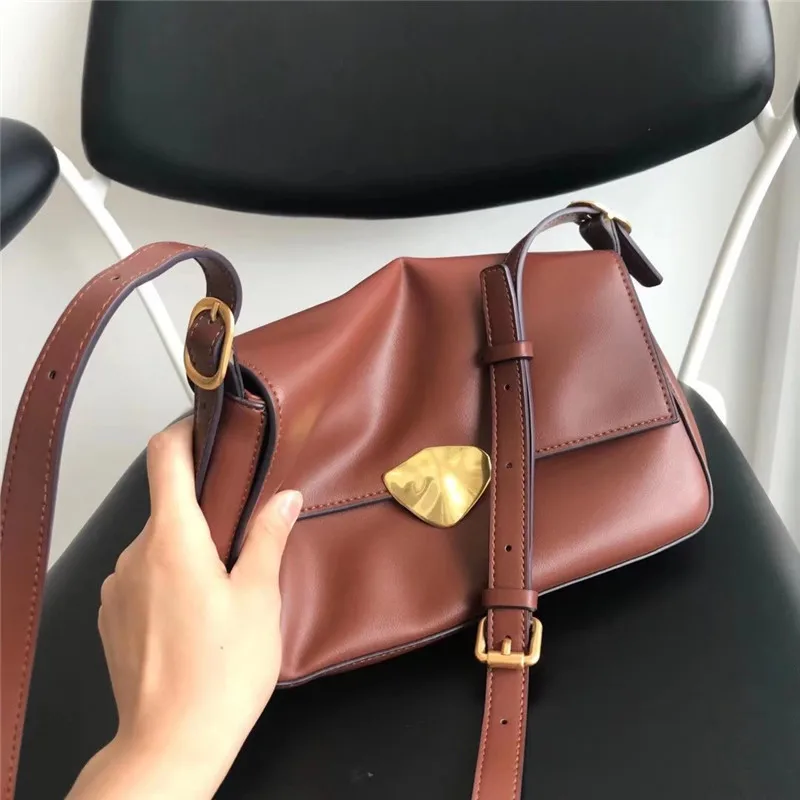 

Diagonal female bag underarm bag 2021 new fashion bag, simple and fashionable, large capacity, all-match one-shoulder