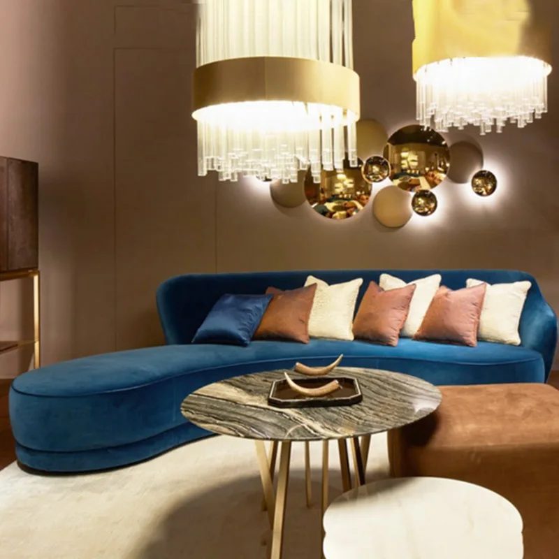 Роскошный голубой тканевый диван в скандинавском стисветильник офисный
