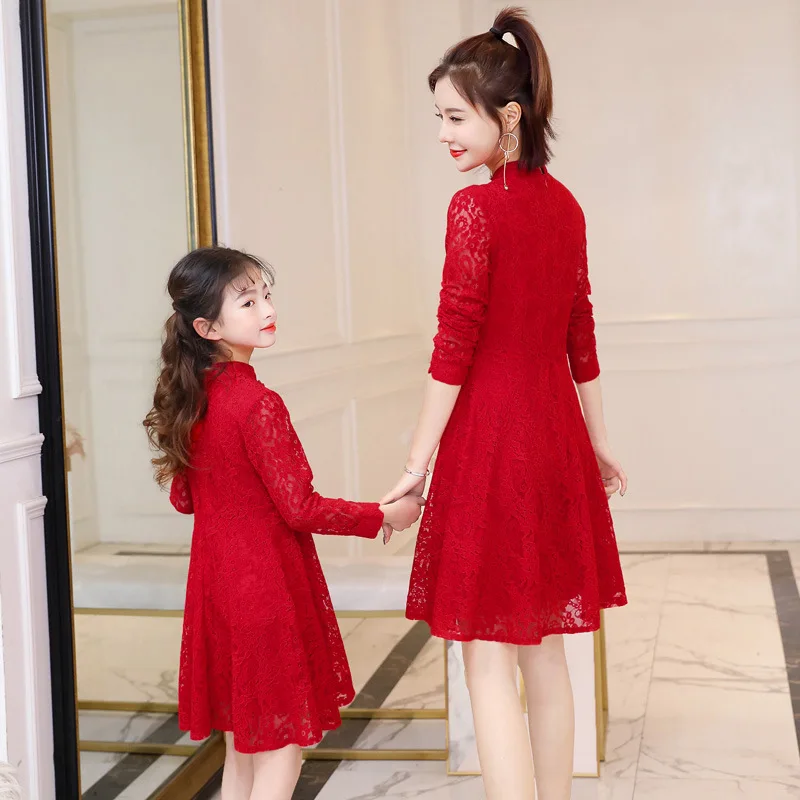 Платье для мамы и дочки WLG одежда семейная Красные кружевные модные платья в