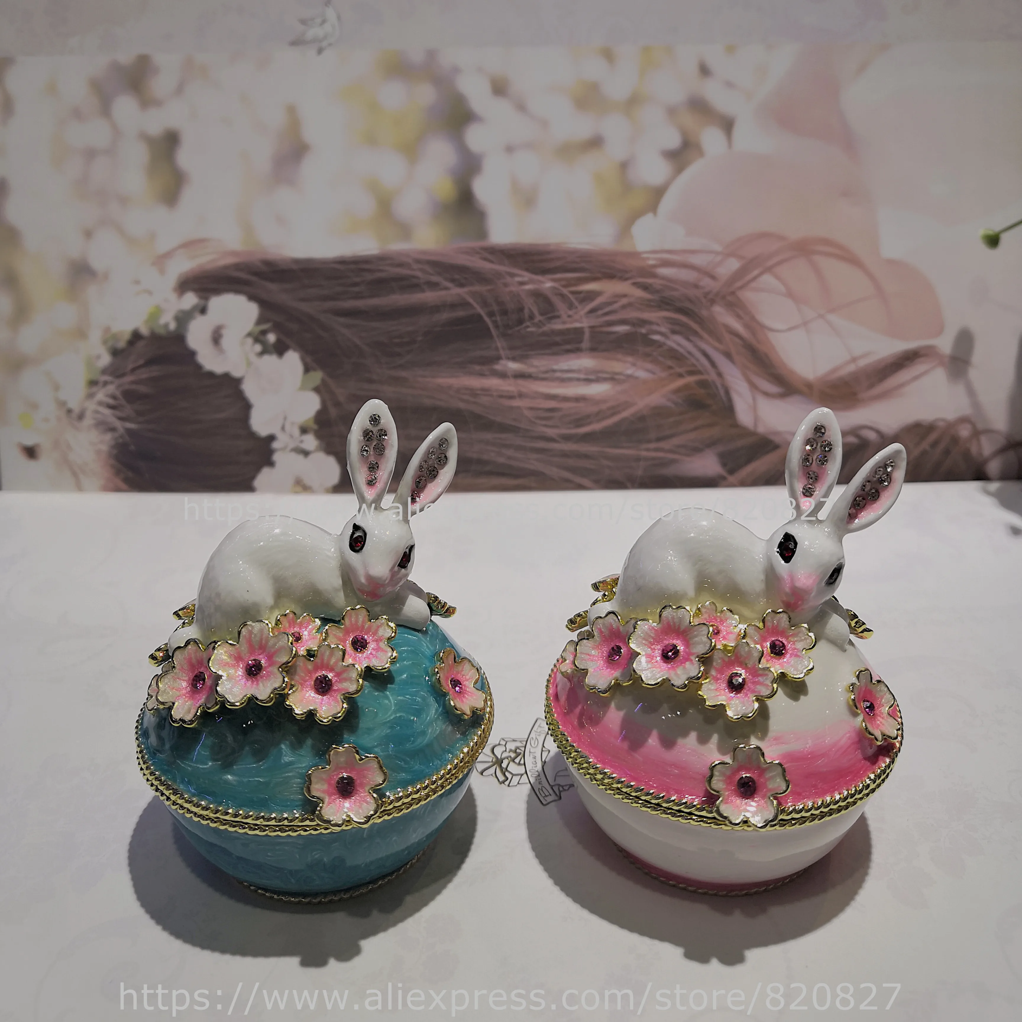 2020 New Desgins Bunny Rabbit Laying in Flowers Trinket Box White Rabbit Jeweled Keepsake Box