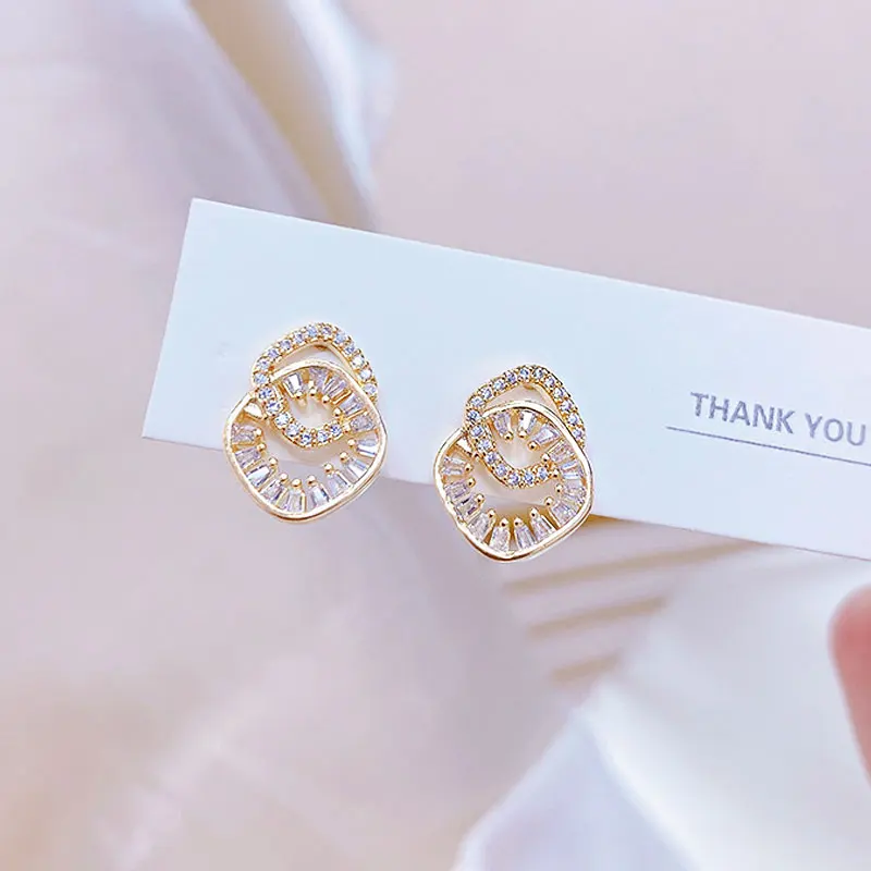 

Минималистичные алмазные темпераментные серьги для женщин, двойные круглые роскошные квадратные серьги из циркония, изысканные повседнев...