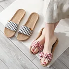 SuihyungНовинка 2020 года; Женские и мужские домашние тапочки для влюбленных; Летние повседневные шлепанцы в клетку с бантом; Женские тапочки льняные мягкие Нескользящие вьетнамки