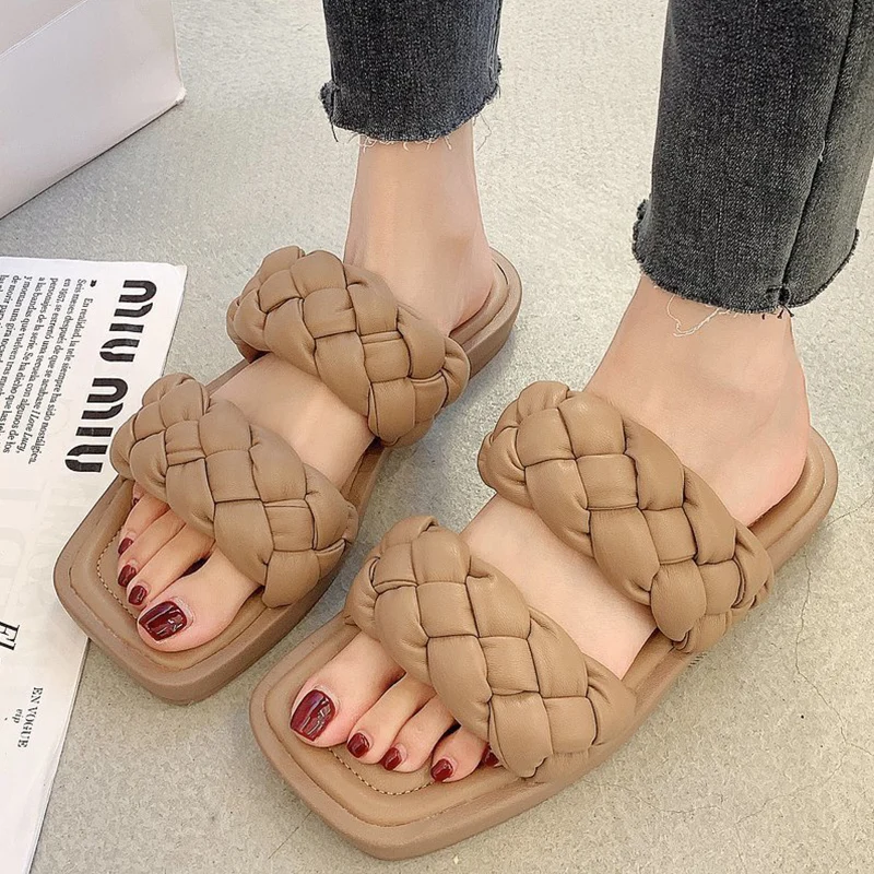 

Женские пляжные шлепанцы, однотонные сандалии на плоской подошве, с квадратным носком, модная домашняя пикантная обувь с переплетением, лет...