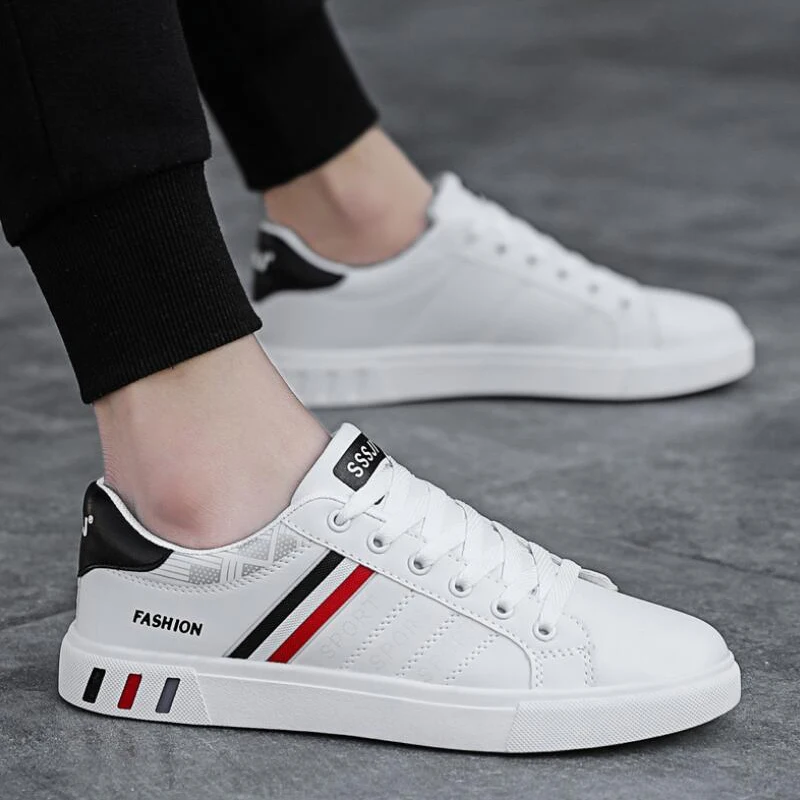 2022 Skateboard Shoes For Men Flats Sport Shoes Zapatillas Hombre Lightweight Comfortable Leather Fashion Shoes Male Sneakers
