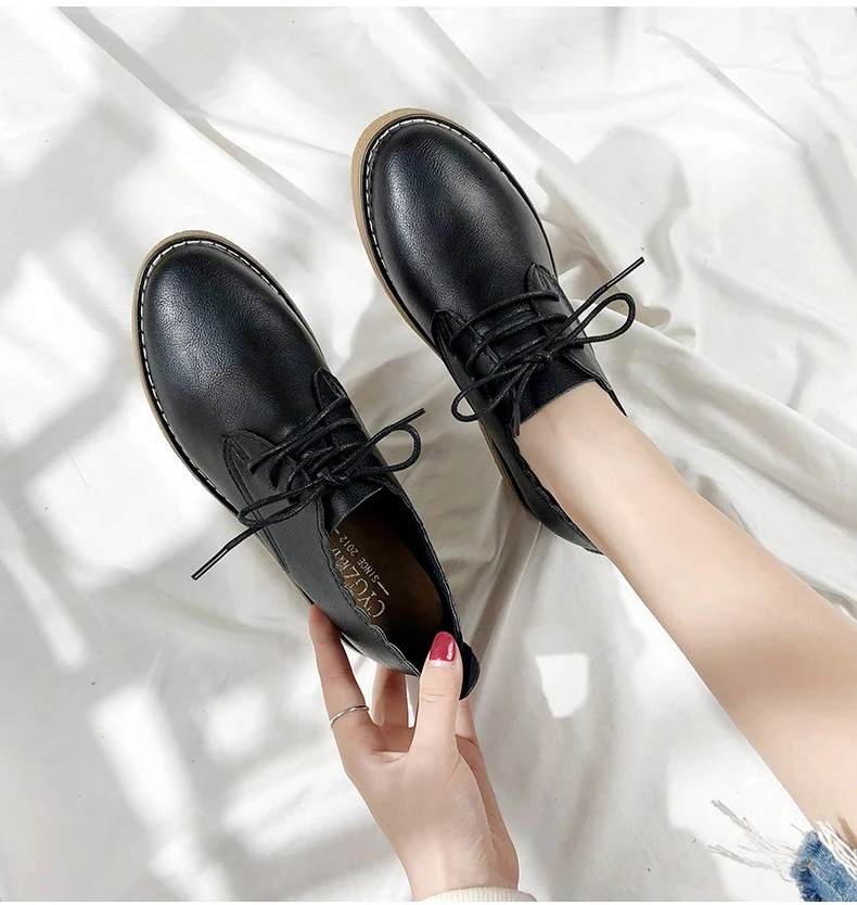 Универсальная женская обувь; коллекция года; британский стиль; сезон осень; повседневные женские кроссовки; модельные туфли на плоской подошве; женские оксфорды; женские мягкие туфли с круглым носком; Modis
