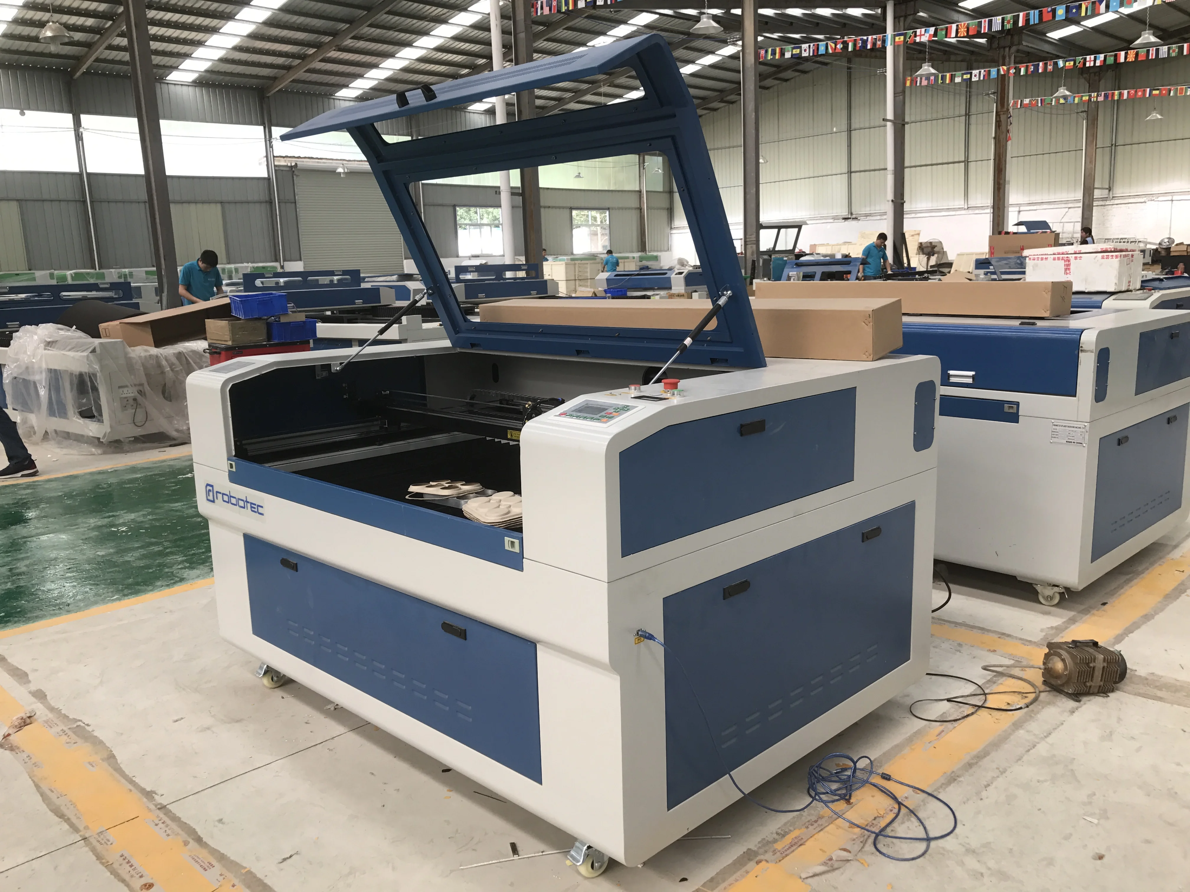 Лучшая машина для лазерной резки с ЧПУ детской ткани/co2 лазерная гравировальная |