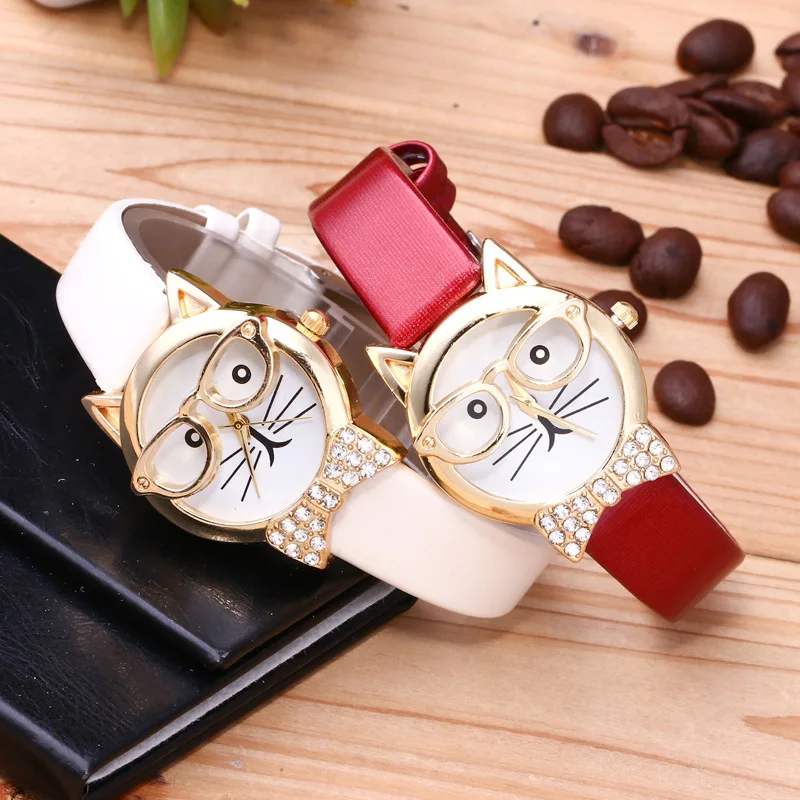 

2021 New Anime Cartoon Animal Cat Face Watch Diamond Bow Tie Glasses Cat Quartz Watch