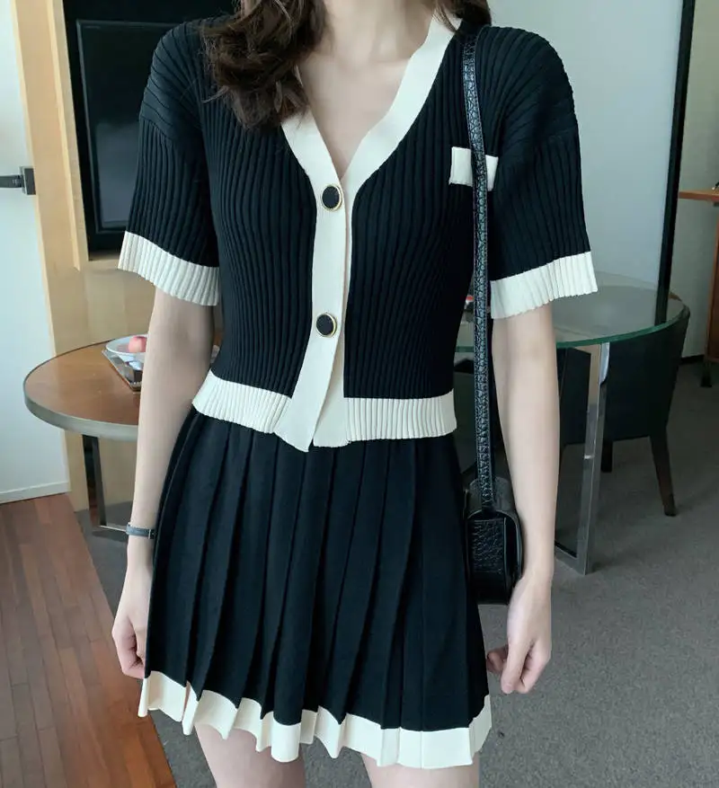 Элегантный женский комплект из двух предметов свитер и юбка Женский вязаный