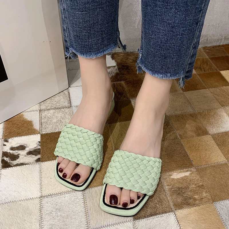 Сандалии женские на толстом каблуке повседневные пляжные тапочки сланцы