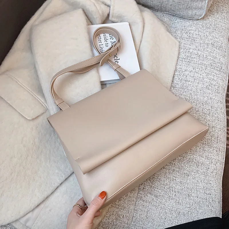 

European and American Fashion Ladies Portable Large-capacity One-shoulder Messenger Bag 2021 New Fashion Simple Small Square Bag