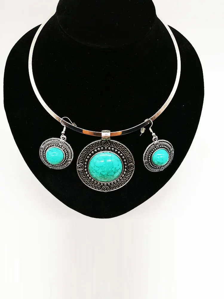 

Factory direct national alloy ladies Songshi necklace, party ornaments retro metal hanging stone earrings necklace