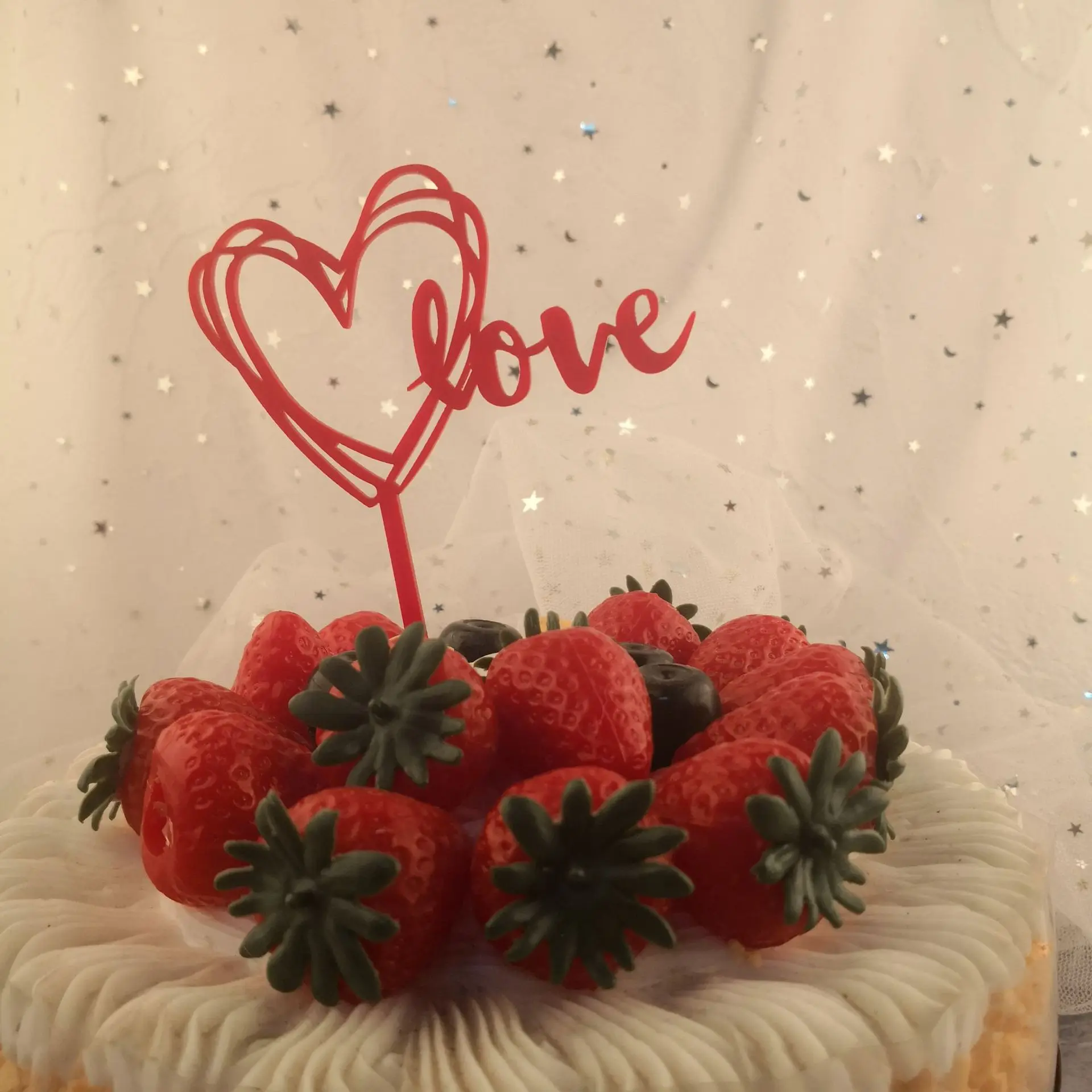 Акриловое волокно красного цвета с надписью Love капкейк сердечко фигурки жениха и