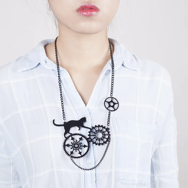 

Funny Acrylic Big Black Cat Gear Necklaces Pendant Cat Animal Long Link Chian Necklace Jewelry for Women Girl Punk Party Gifts