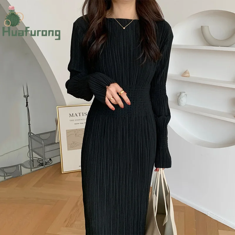 

Korea chic Autumn Retro Simple Round Dress Black Neck Folds Design Elastic Waist Hip Long-sleeved Dress Little Black Dress