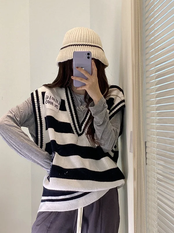 

V-neck Striped Vest Knitted Autumn Winter Korean Style Bandage Dress Vest Loose Slimming Student Outer Wear Jacket Rac