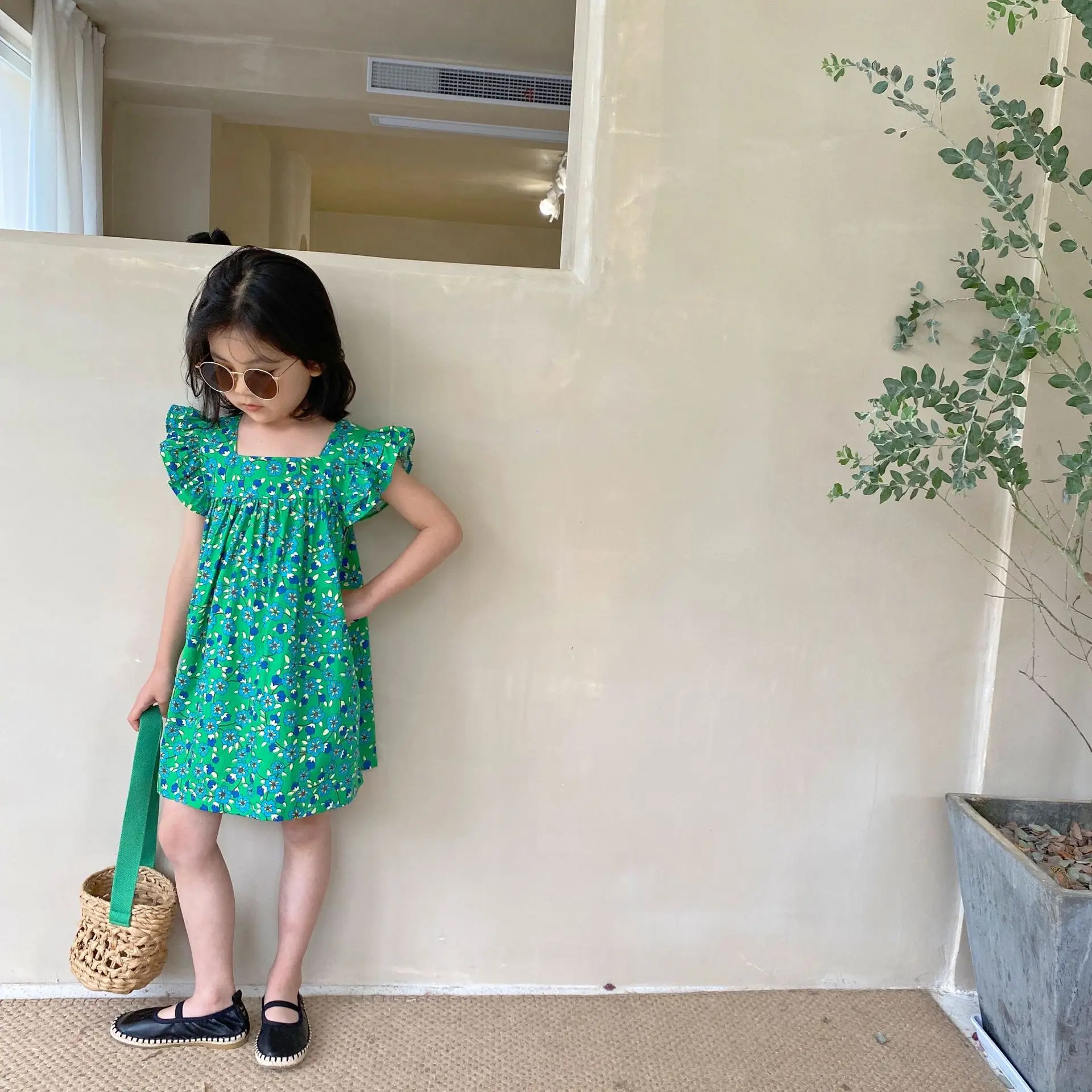 

Маленькая девочка и рукавами-крылышками для девочек, платье для маленьких девочек с цветочным принтом, платья для маленьких девочек платья,...