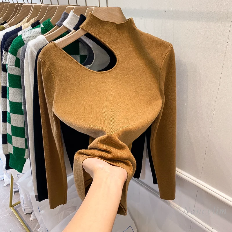 Женская трикотажная рубашка с открытыми плечами воротником-хомутом | одежда