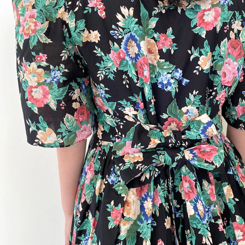 

ZOSOL Korean Style Chic Square Collar Lace Panel Lace-up Waist Hugging Midi Expandable Floral Dress
