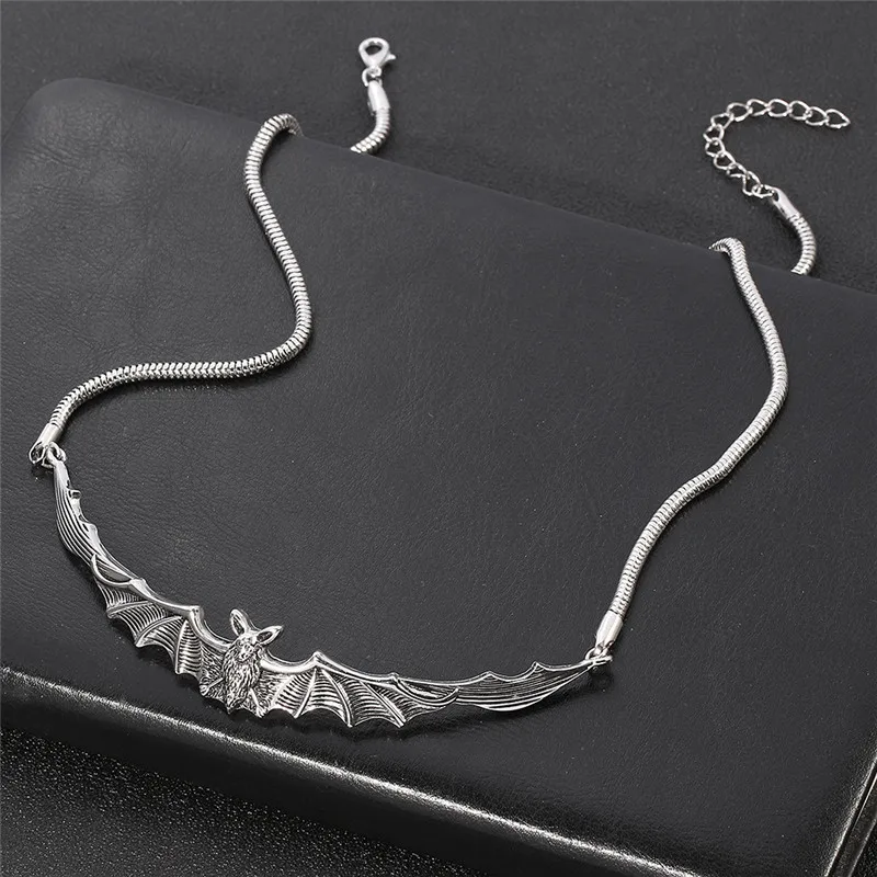

Gothic Silver Plated Bat Chocker Necklace Vampire Bat Pendant Necklace Dark Style Choker Bat Jewelry Gift Women Girls Goth