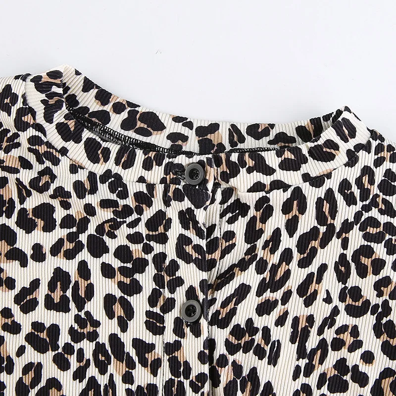 

Harajuku Leopard Print Cardigan Tshirts Women Sexy Long Sleeve Buttons Cropped Women T-shirts Top Femme Koszulki Damskie