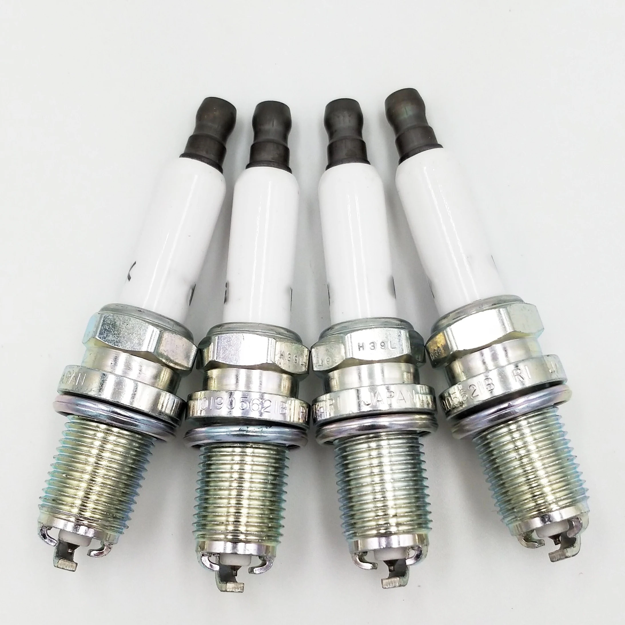 4/8 шт. иридий PFR6WTG 101905621B PFR6W-TG свечи зажигания для Audi A5 A6 A8 Q7 4.0L