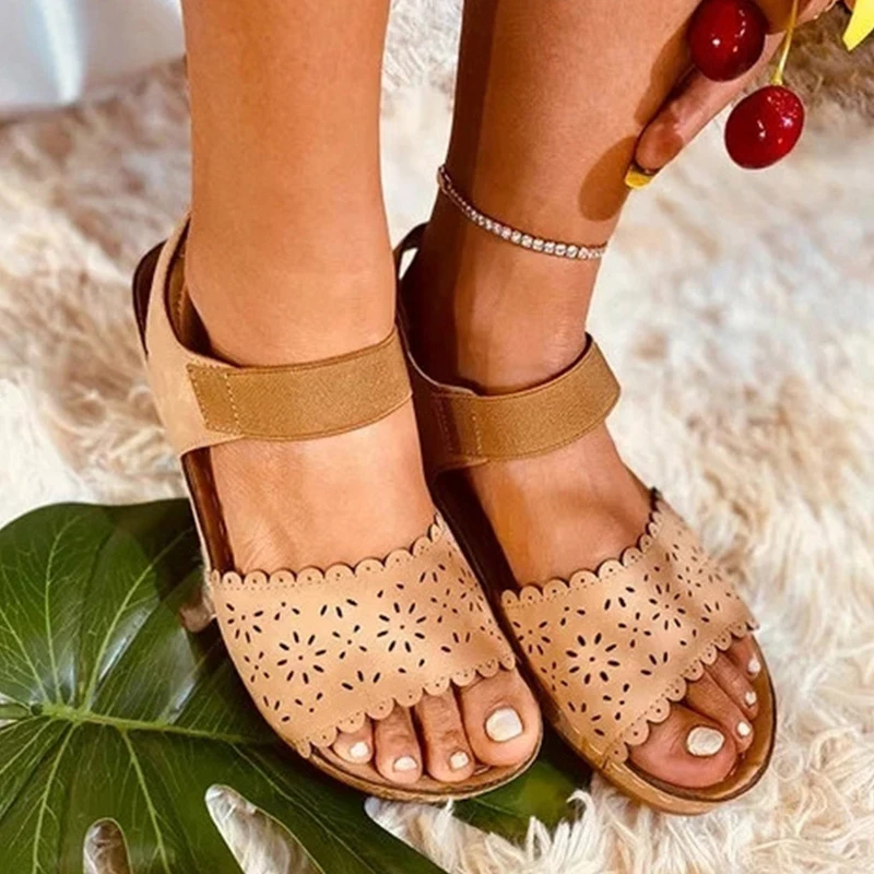 Женские босоножки в римском стиле Женская обувь на танкетке с эластичными