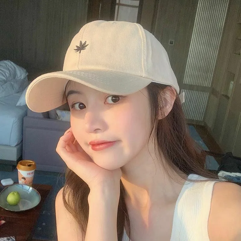 

Embroidery Maple Leaf Baseball Cap Women Men Snapback Fall Winter Outdoor Adjustable Travel Trucker Hats Fashion Dad Hat Gorras