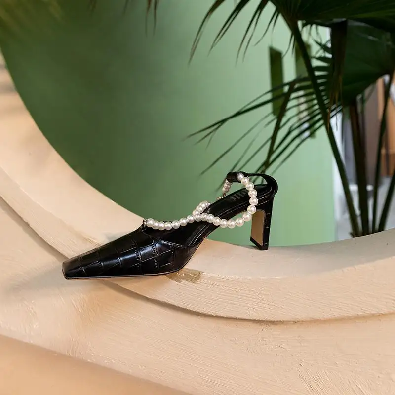 

Krazing Pot full grain leather thick high heel European design pearl beading wedding square toe model cover heel fashion sandals
