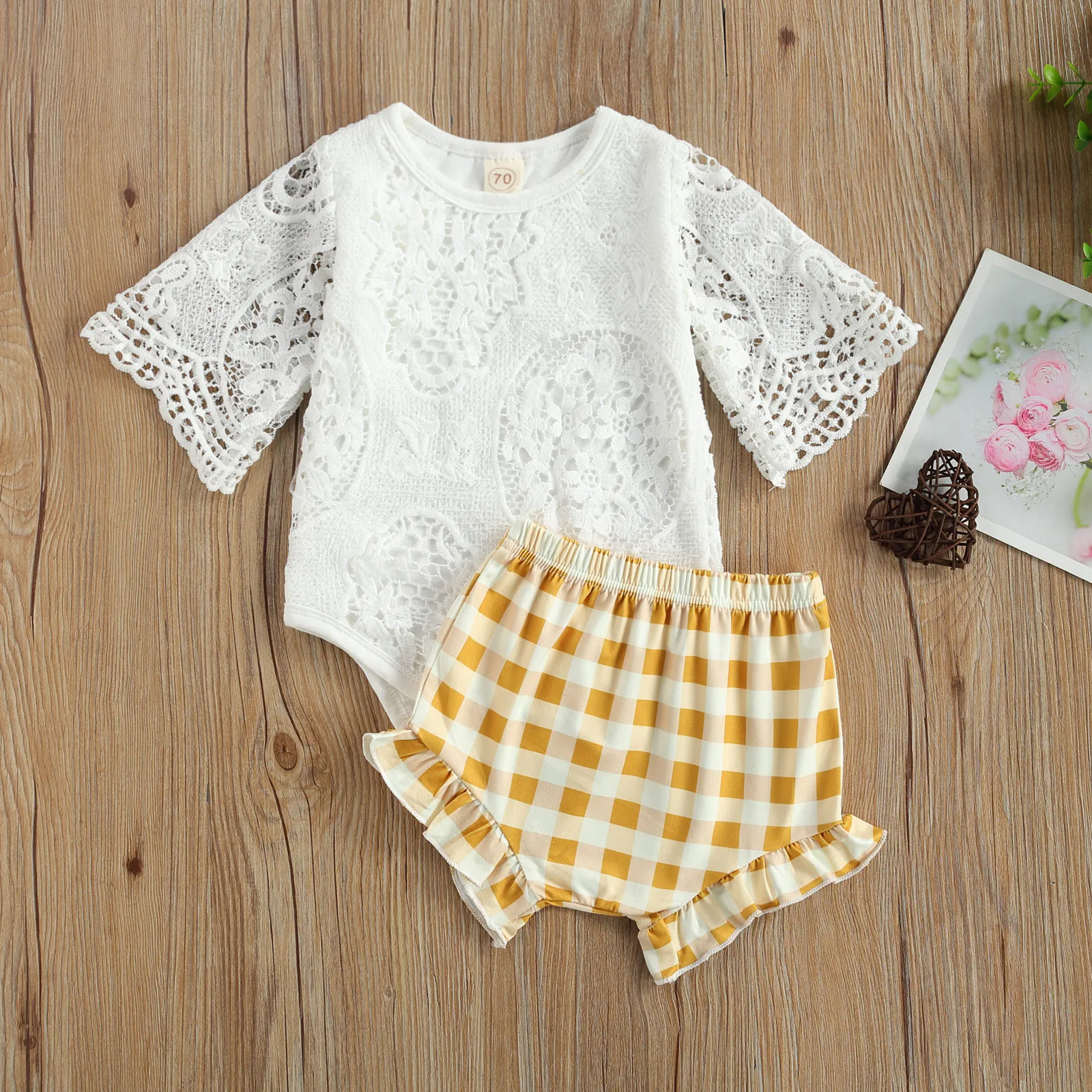 

Baby Girls Summer Clothes Sets White Round Collar Half Sleeve Lace Flower Romper + Yellow Plaid Pattern Shorts 0-18M
