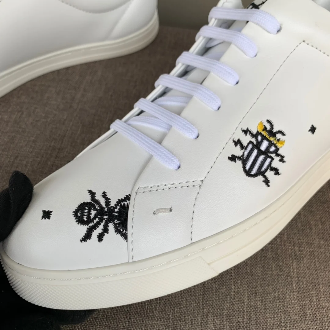 

Fend* luxury fresh breathable leisure men's shoes top quality imported leather skin water dyed leather, calf skin molding insole