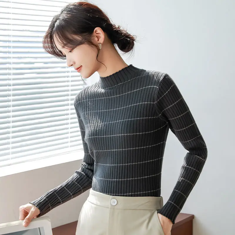 Женский приталенный свитер универсальный трикотажный пуловер с высоким