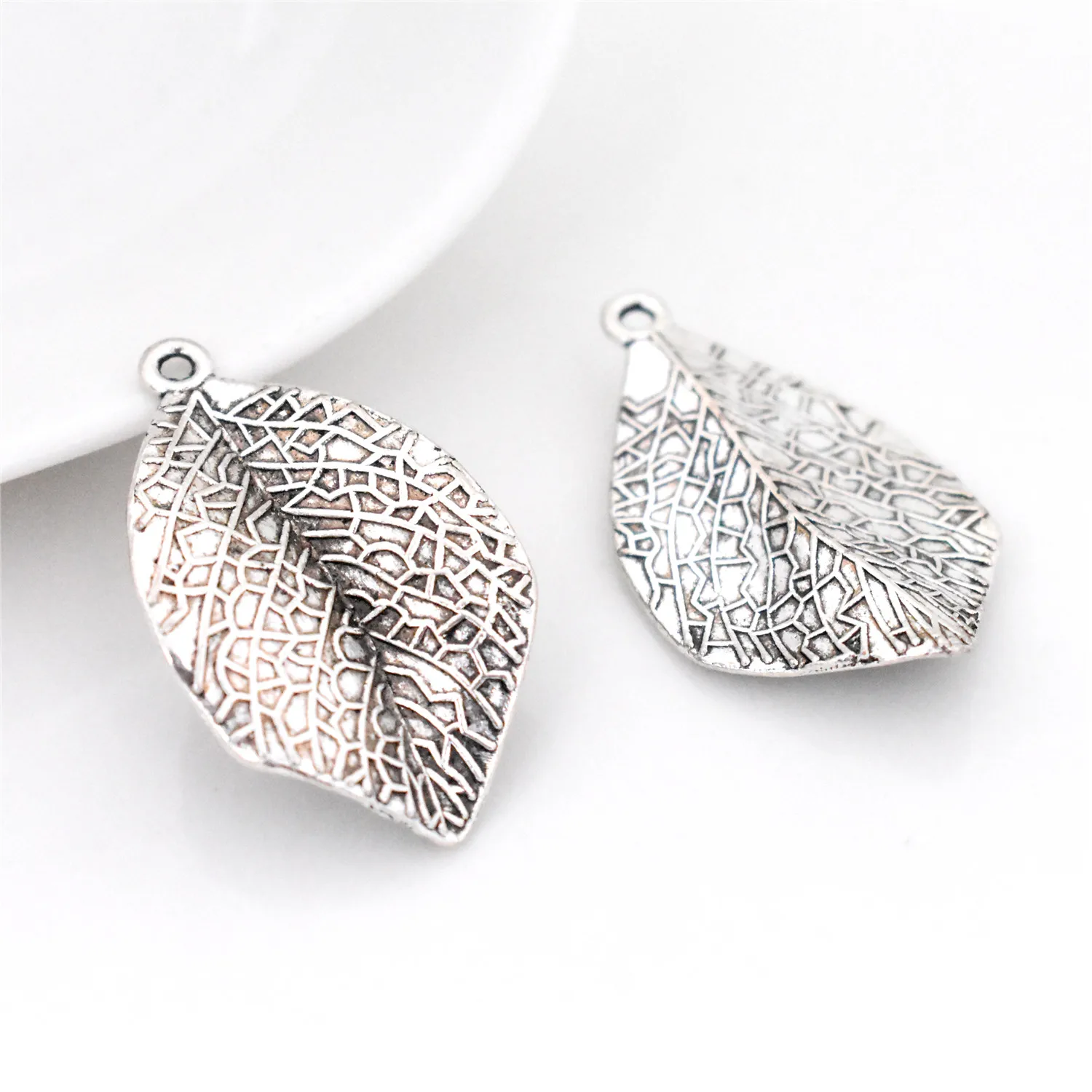 

10 шт./лот 33x19x4 мм Античная Посеребренная Подвеска с подвеской в виде листа DIY Ручная работа ожерелье браслет брелок ювелирные изделия аксесс...