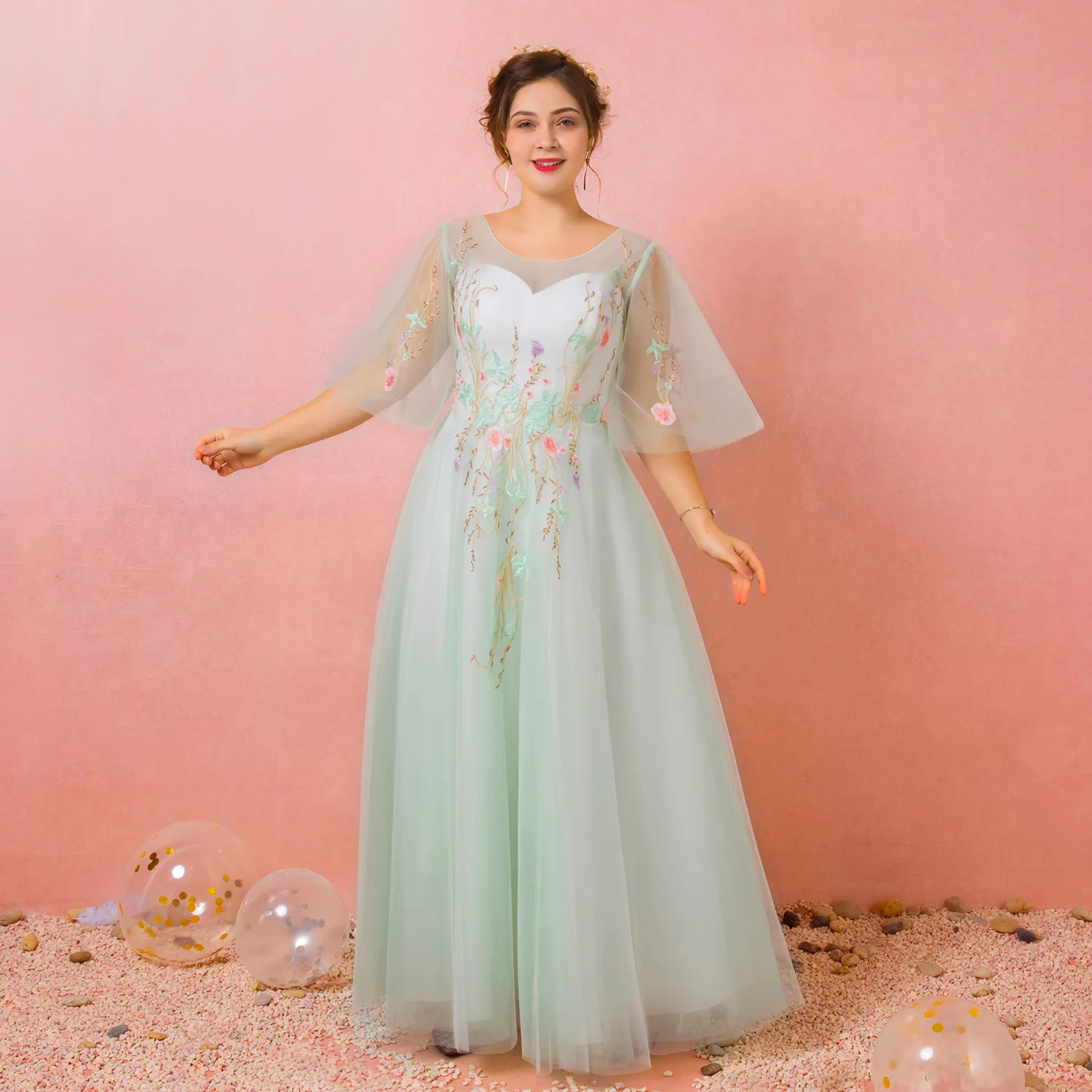 Вечерние платья трапециевидной формы с сердечком длиной до пола аппликацией