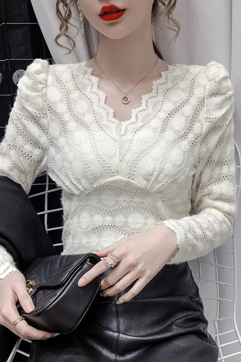 

Shirt Autumn / Winter 2020 New Foreign Style Waist Closing Lady Versatile V-neck Long Sleeve Lace Shirt Hollowed Out Bottom Top