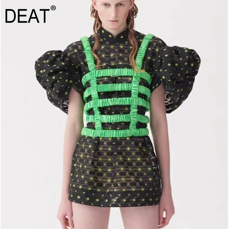 Женское жаккардовое платье пуловер DEAT зеленое в горошек с воротником стойкой и