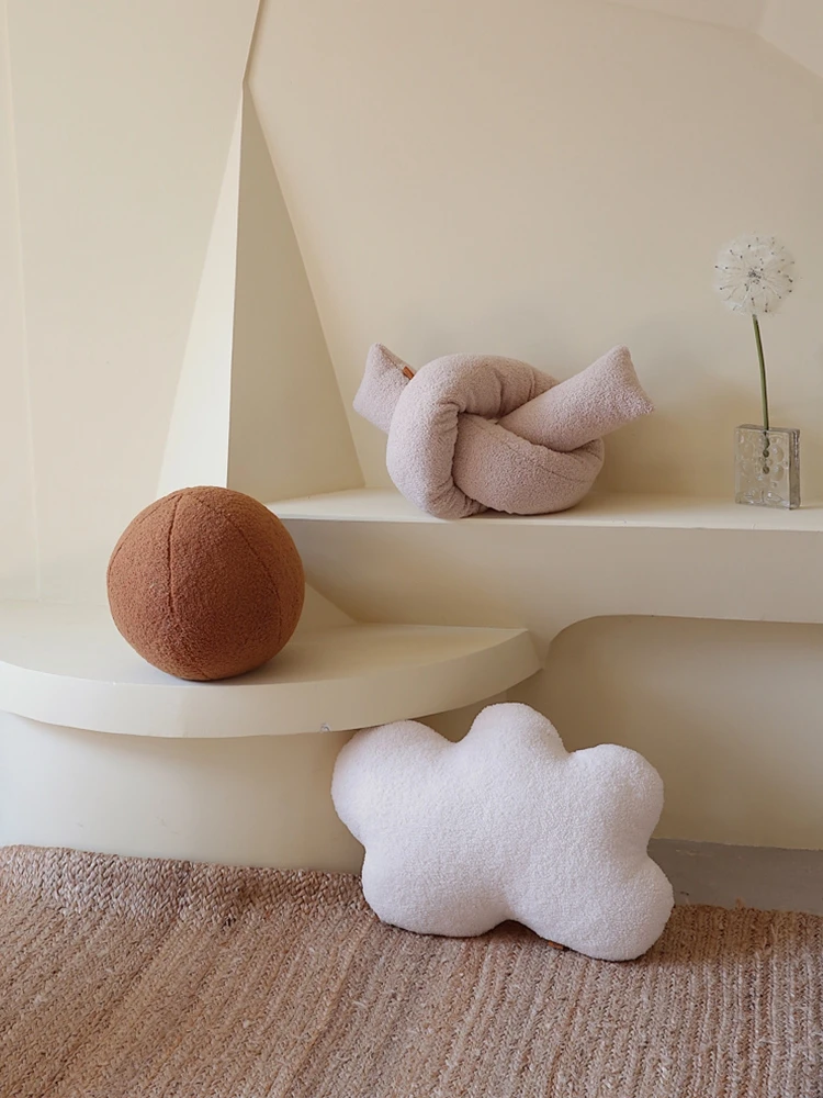 

Симпатичная розовая, Белая Подушка для спины дивана в скандинавском стиле с принтом в виде облака для поясницы, клетчатая подушка для крова...