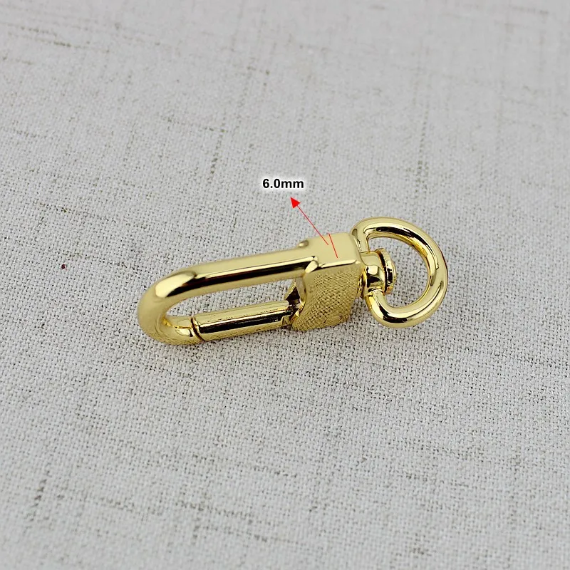 Высокое качество 4 шт. глубокий золотой треугольник треугольная Пряжка массивное