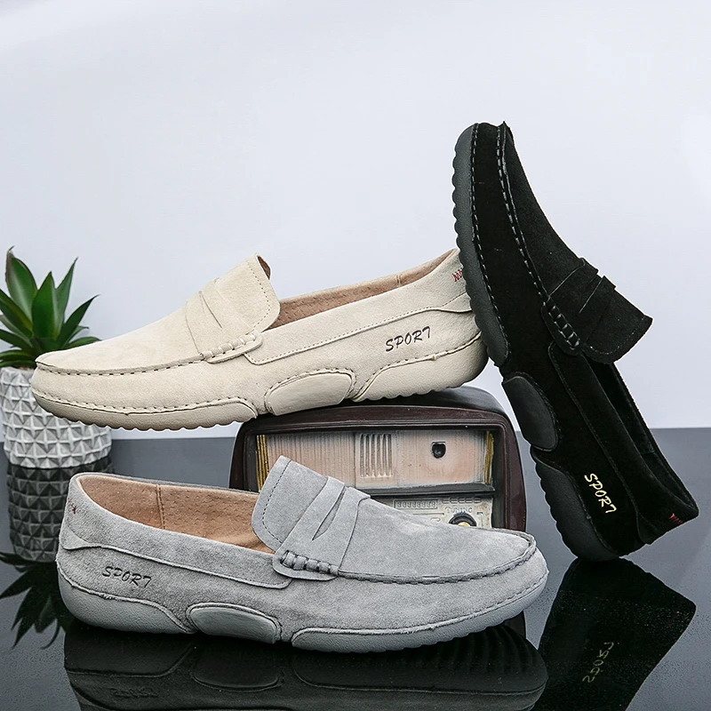 

Мокасины мужские из мягкой замши, на плоской подошве, без застежки