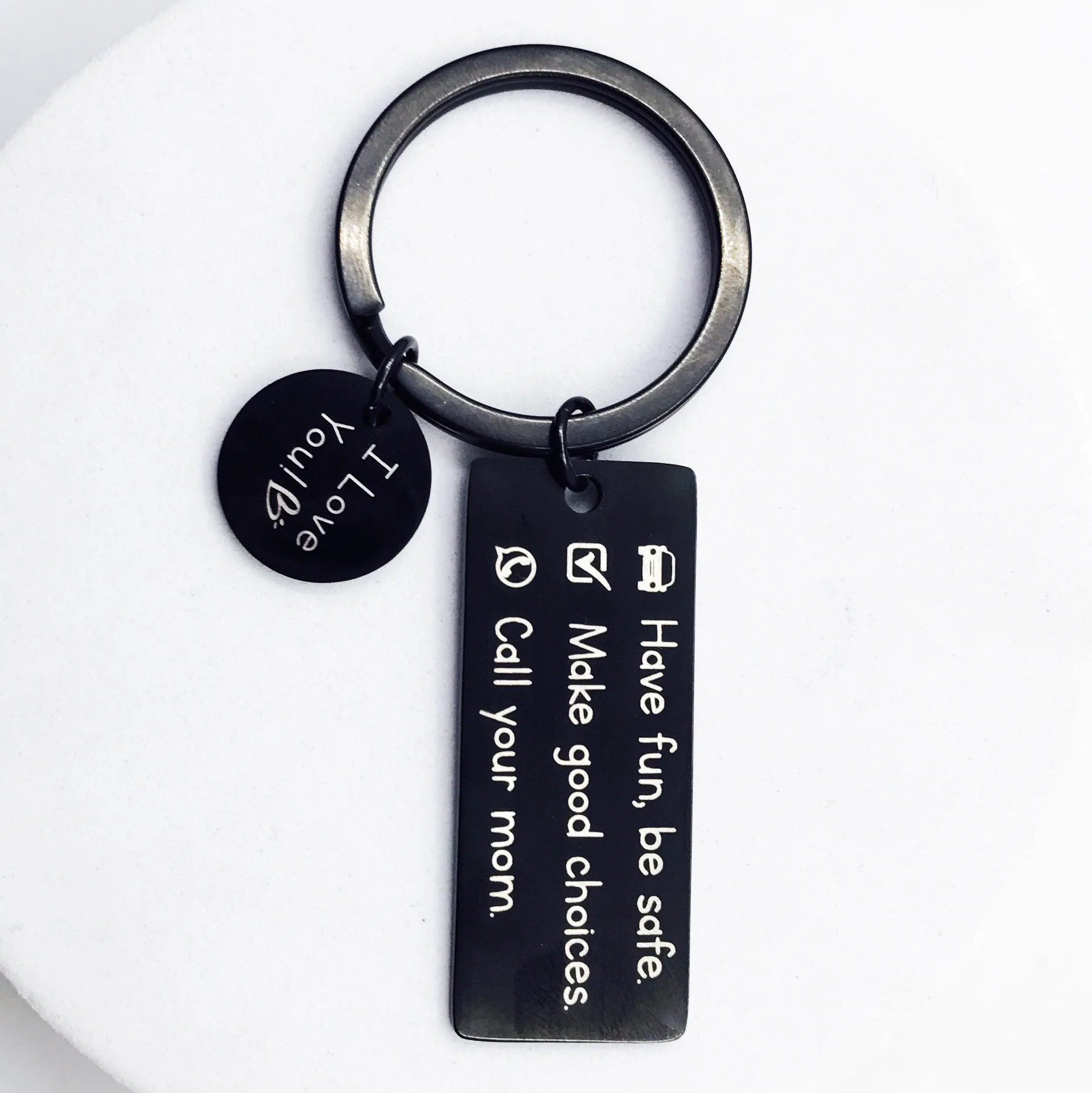 

2021 New Personality Manifesto Black Keychain Adornment Pendant Keyring Send Girlfriend Send Oneself Send Family Keychains