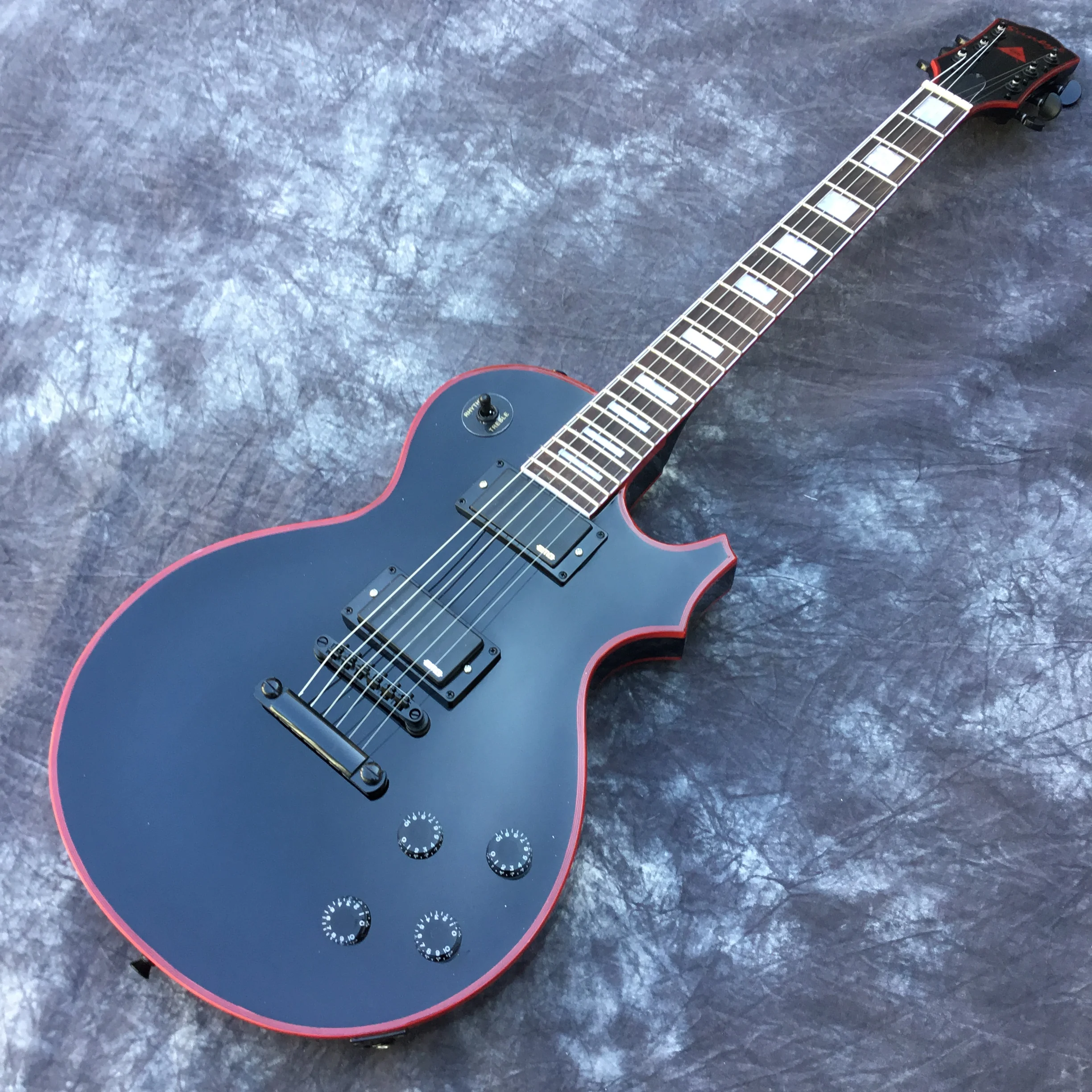 Новая электрогитара Пламя клен верх из красного дерева и розовое дерево гриф.